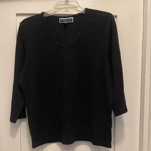 3/4 Sleeve Black V-Neck Top